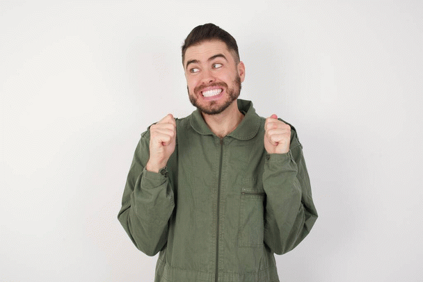 چرا برخی افراد در روابط عاشقانه خود احساس ناتوانی و ضعف می‌کنند؟